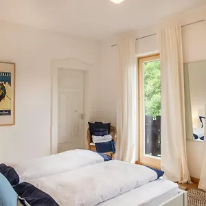 Im Blauen Haus Dg Apartment
